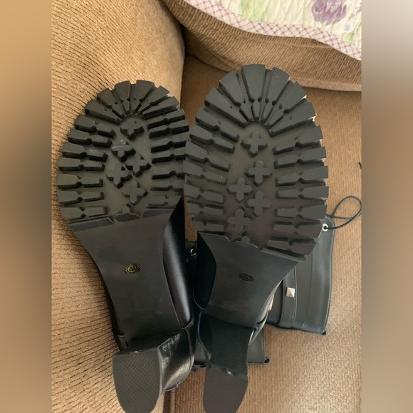 Boots - Picture 2 of 3